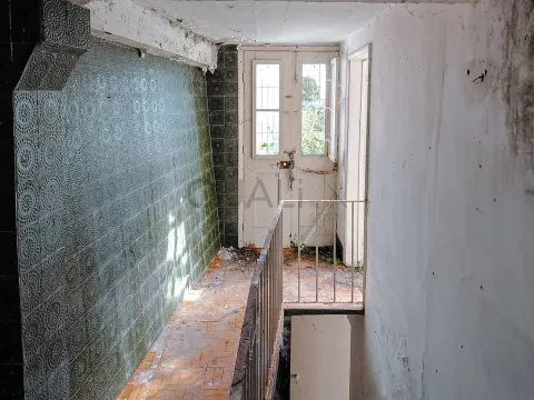 Casa bifamiliare con 2 camere da letto da ristrutturare, Funchal