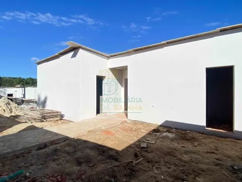 Modern Villa with Pool and Garage – Peaceful Living Near the Beach