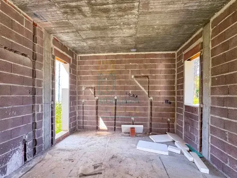 Modern Villa with Pool – Peaceful Living Near the Beach