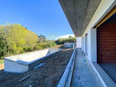 Maison Moderne avec Piscine – Calme et Proximité de la Plage