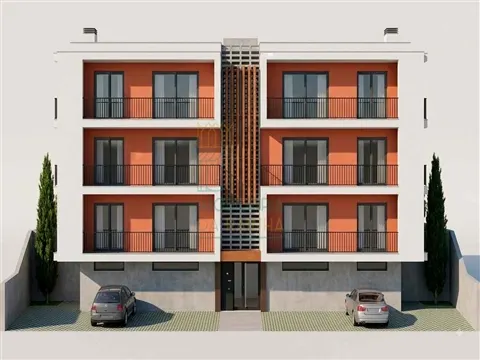 Apartamento T3 com Garagem e Elevador – Centro de Caldas da Rainha 