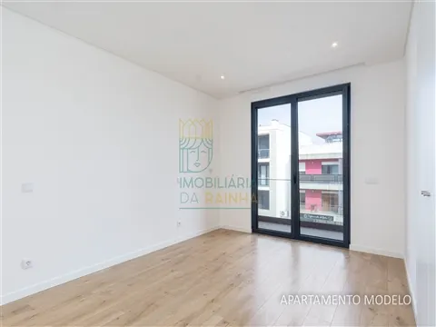 3-Bedroom Apartment with Garage and Elevator – Center of Caldas da Rainha