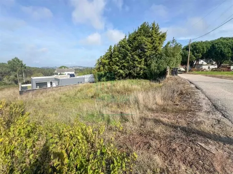 Plot with Approved Project for a Single-Storey Villa