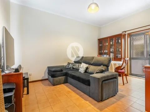 Apartamento T2 para venda em Ermesinde – Rés-do-Chão, Central e Arrendado