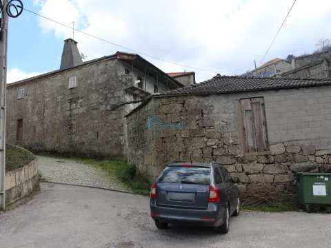 Detached house to restore T6