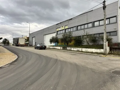 Armazém / Pavilhão