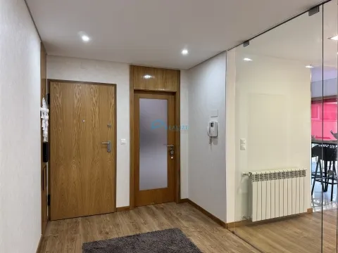 T3 Remodelado com Grande Terraço – Oportunidade Única!