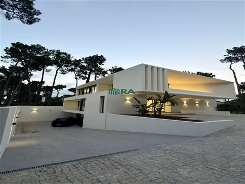 Maison 6 Chambre(s)