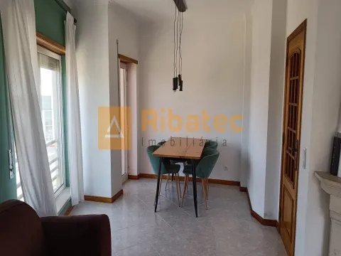 Apartamento T3 na Charneca da Caparica