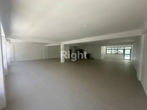 Refurbished 170m2 office in Picoas