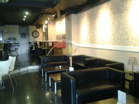 Commerciële vestiging van 120m2, in het centrum van Leiria