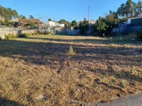 1.025 m² stedelijk terrein te koop in Casal Novo