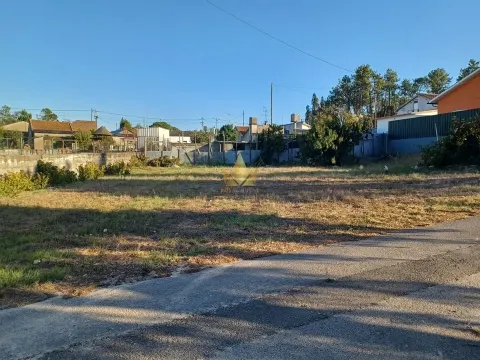 1.025 m² stedelijk terrein te koop in Casal Novo