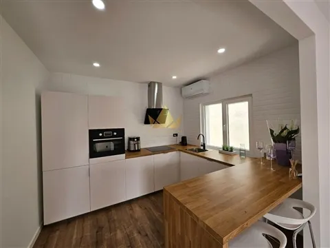 Moradia T3 Remodelada para Venda em Óbidos