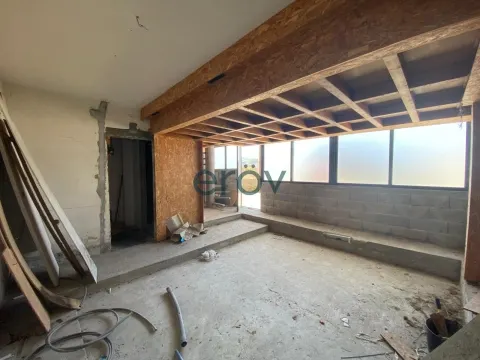 Apartamento T1 Duplex em Joane – Em fase de transformação, localização central