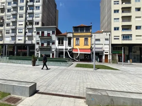 Prédio na Avenida da República