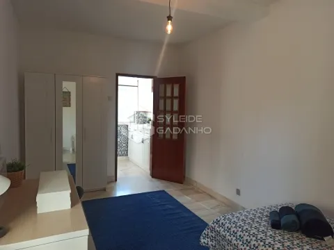Apartamento T4 para arrendamento no bairro da Biquinha
