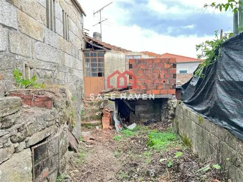 Moradia para Restaurar T4