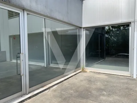 Tienda en venta en Ermesinde.