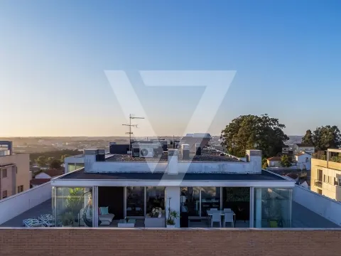 Penthouse T4 á Venda no Porto - Maia - Pedrouços.