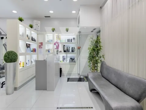 Salon à vendre à Porto - Paranhos.