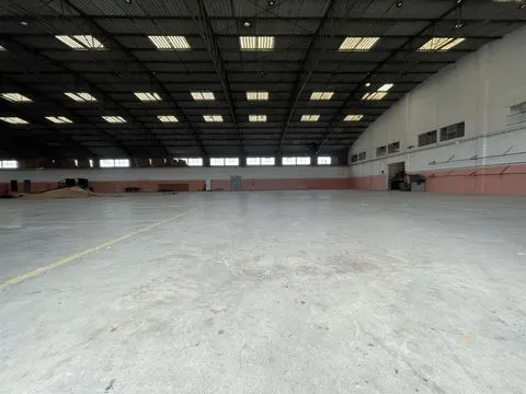 arrenda 500m2 ZI Castelo Branco