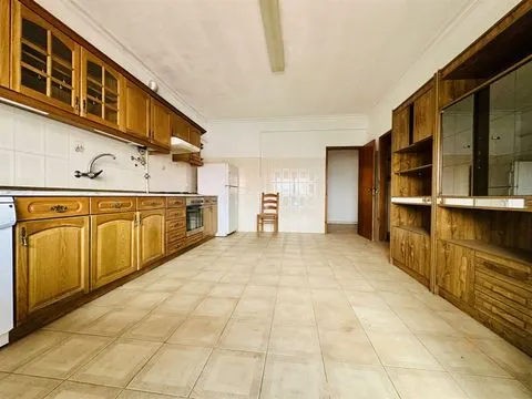 Venda T3, Garagem Alcains, Castelo Branco