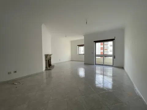 arrenda-t-3-cozinha-equipada-castelo-branco