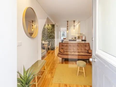 T1 luminoso com terraço em Alcântara - conforto, conveniência e vida de bairro