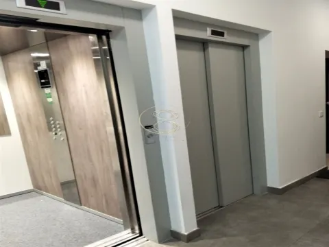 Apartamento T4 na Urbanização do Fojo -Portimão com apenas 2 anos de uso, 3WC, s/ garagem