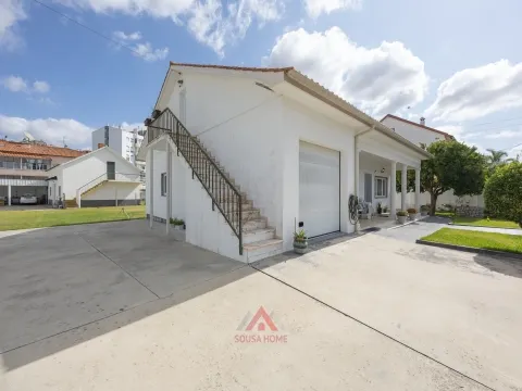 Moradia T3 + Águas Furtadas + Barracão + Terreno 1.370M2