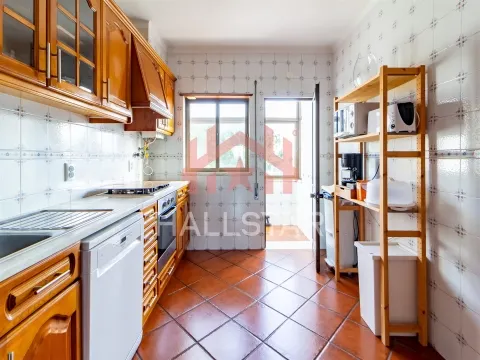Apartamento T3 / Arrendamento / Cozinha Equipada / Vale da Cabrita / Leiria