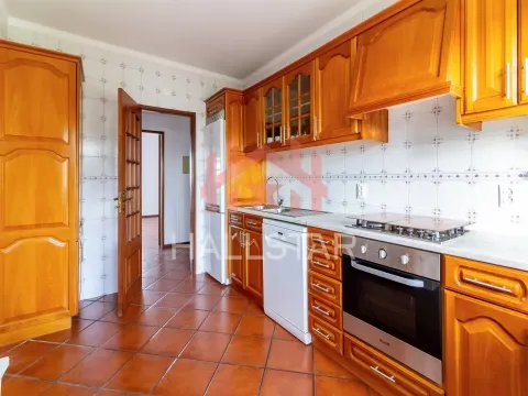 Apartamento T3 / Arrendamento / Cozinha Equipada / Vale da Cabrita / Leiria