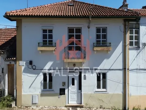 Prédio / 2 Apartamentos T2 / Centro da Cidade de Leiria