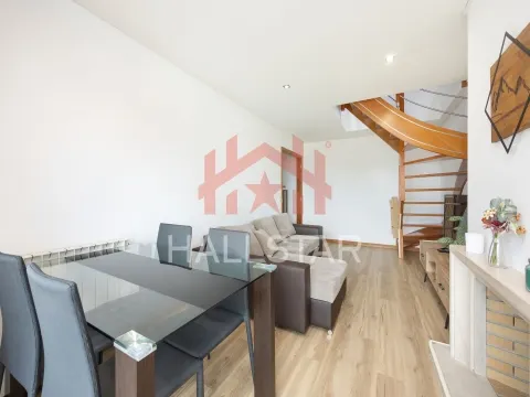2+1 Bedroom Duplex Apartment / Casal dos Matos