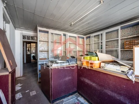 Moradia T4 / Remodelação / Anexos / Centro da Vieira de Leiria