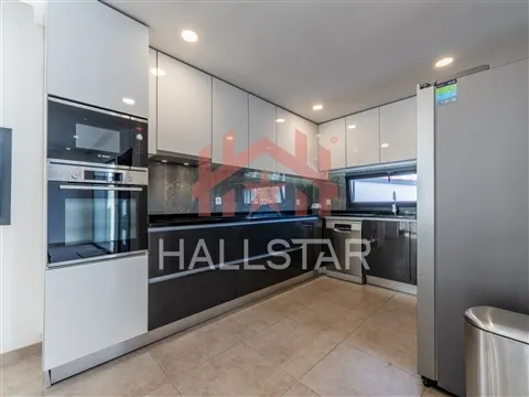 Moradia T4 Térrea / Garagem para 3 carros / Leiria