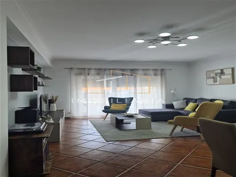 Apartamento T3 Mobilado em Mangualde | Sótão, Garagem e Espaço Exterior
