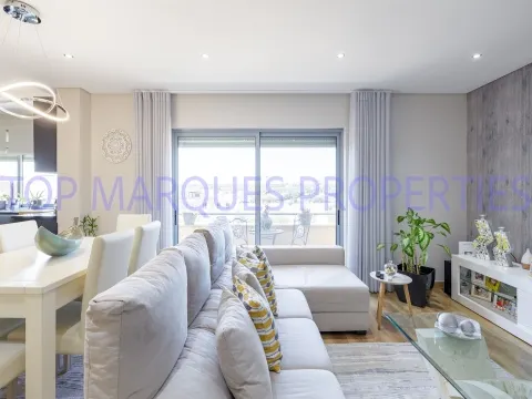 Apartment with Mountain and Sea Views