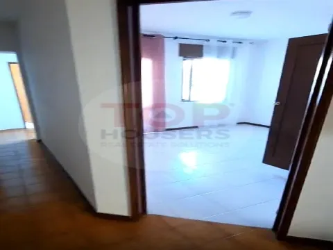 Renovated 2-Bedroom Apartment with Terrace in Olhão (No Elevator) – Move-In Ready