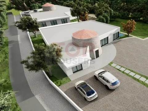  Lote Urbano - Moradia T3 com Piscina e Moinho Histórico com Vista Panorâmica no Algarve