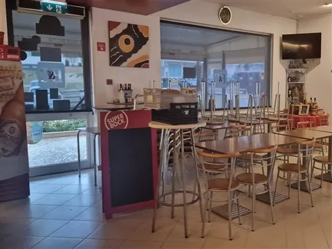 Belo Restaurante com mais de 70 couvert no centro nevrálgico de Albufeira.
