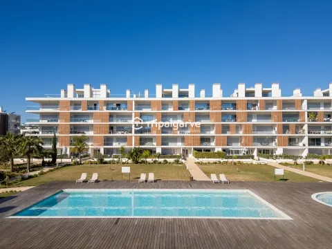 LUXURY 3-BED Albufeira &#124; STUNNING 100m² TERRACE &#124; HEATED POOL