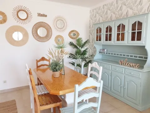 1 bedroom apartment with sea and pool views