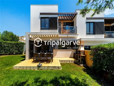 3 Bedroom Villa with Sea Views, Pool and Private Garden in Albufeira
