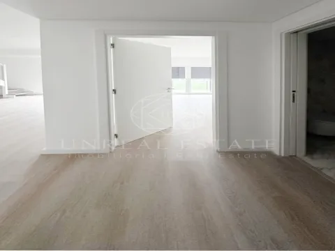 Arrenda-se T1+1 Duplex Novo com Arrecadação e Parqueamento, localizado na vila do Pinhal Novo