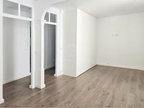 Apartamento T2 para Arrendar em Torres Novas.