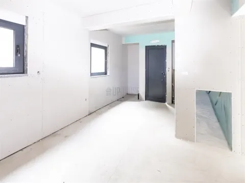 Andar Moradia T3 Totalmente Remodelado - Orgens, Viseu