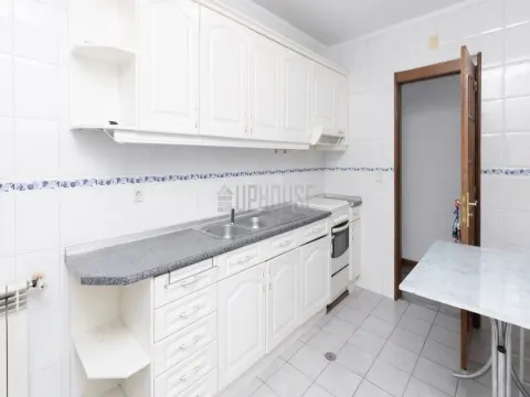 Apartamento T2 em Repeses