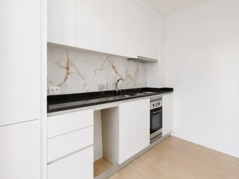Apartamento T3 com Garagem, Totalmente Remodelado - Abraveses